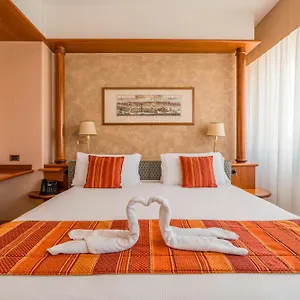 4* Hotel Crystal